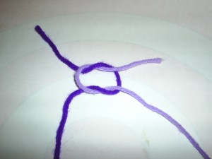 M3361S-3034 Tying a Basic Square knot